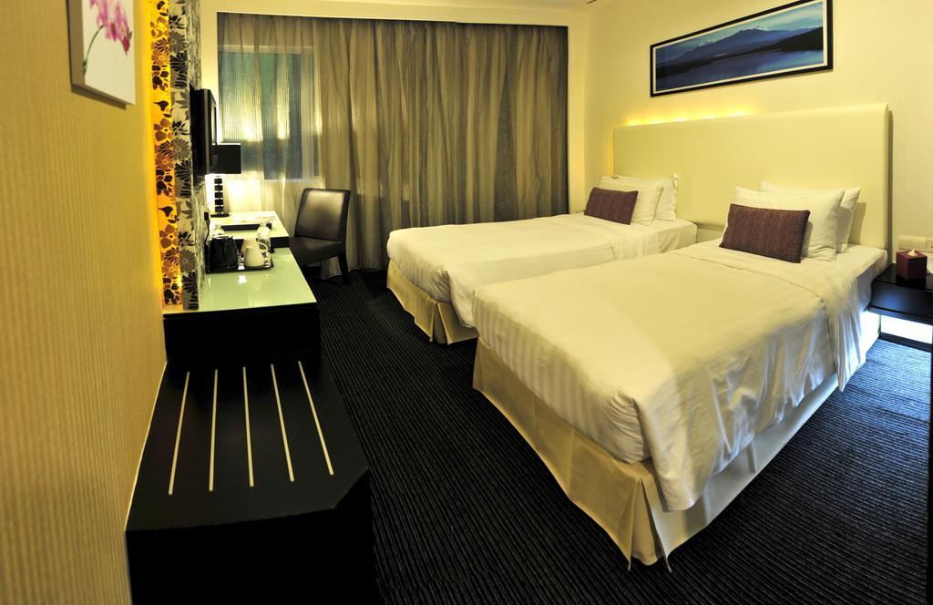 Grand Borneo Hotel Kota Kinabalu Exterior photo