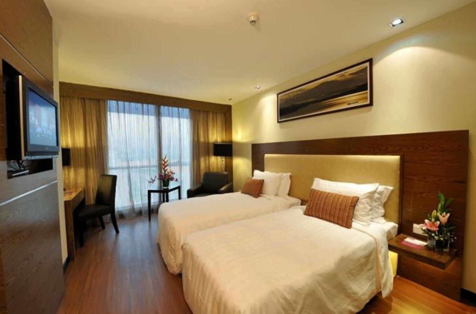 Grand Borneo Hotel Kota Kinabalu Exterior photo