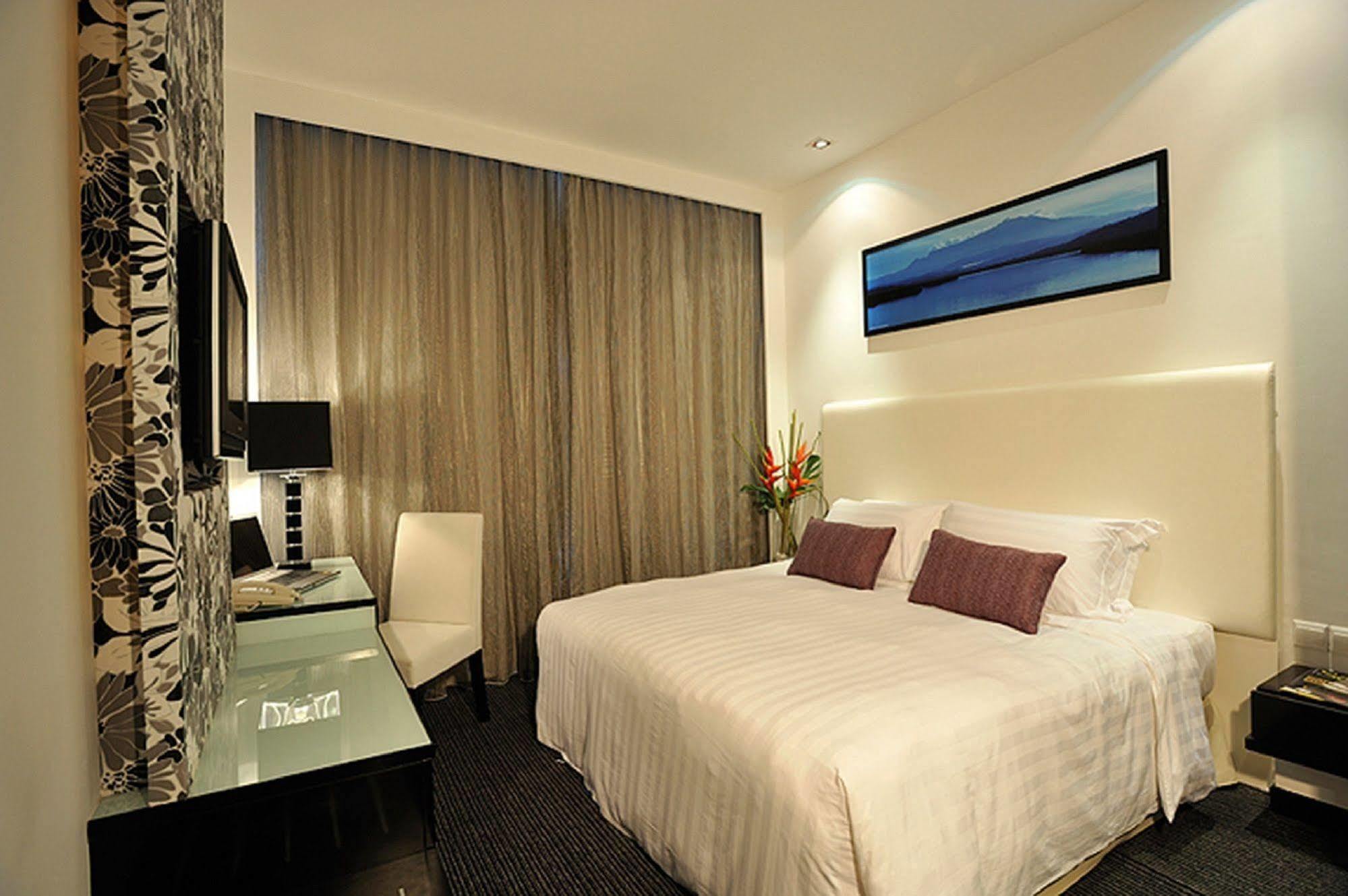 Grand Borneo Hotel Kota Kinabalu Exterior photo