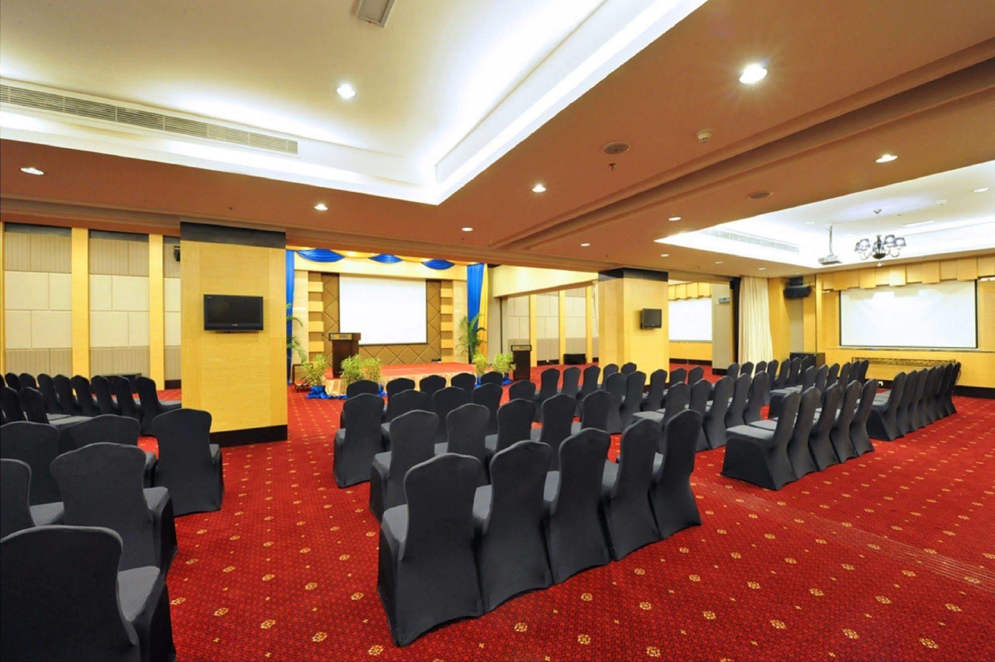 Grand Borneo Hotel Kota Kinabalu Exterior photo