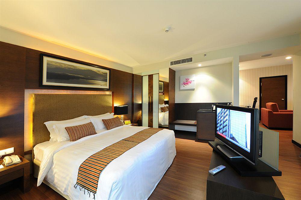 Grand Borneo Hotel Kota Kinabalu Exterior photo